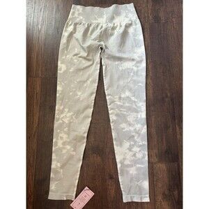 Amelia Activewear, Nova Seamless, Scrunch Leggings Size Large Green